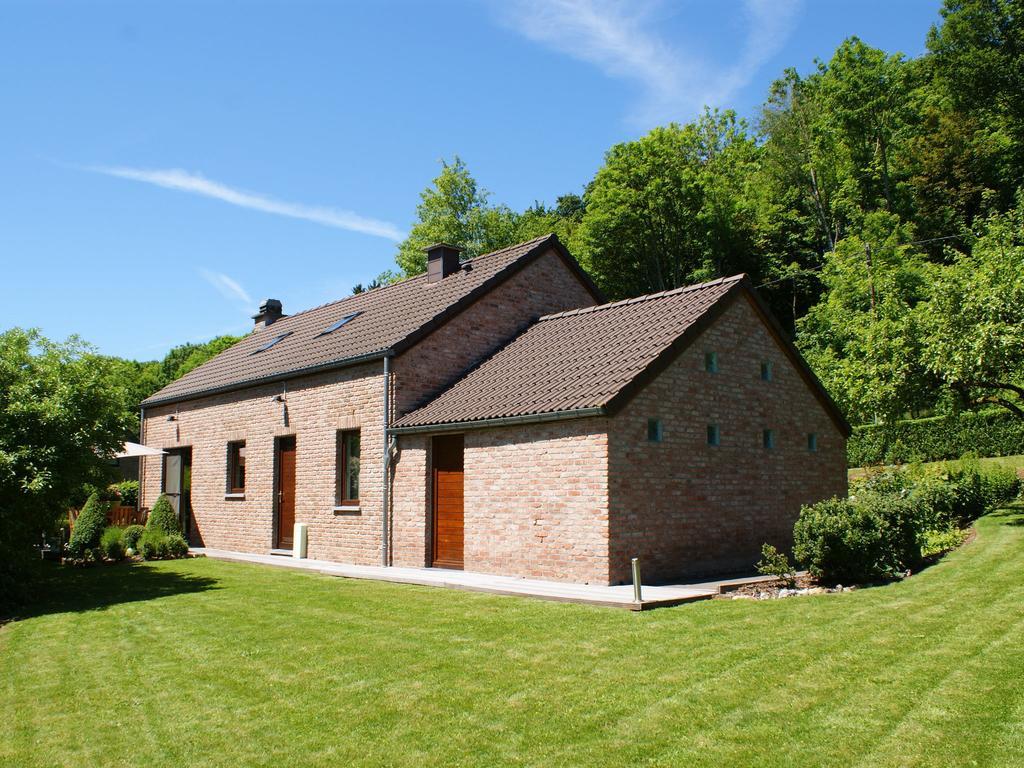 Modern Holiday Home In Stavelot With Fireplace Buitenkant foto
