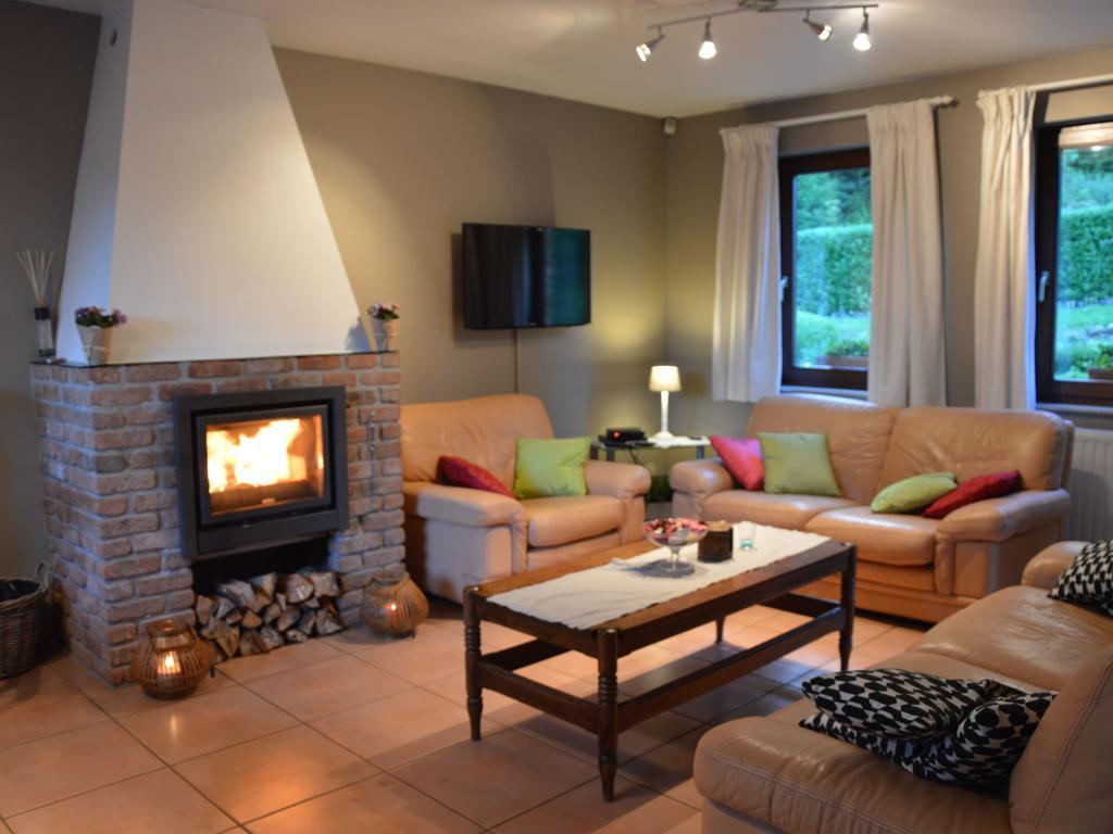 Modern Holiday Home In Stavelot With Fireplace Buitenkant foto